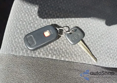 2004 Toyota Corolla S из США, поврежденный, VIN 1NXBR32E14Z239589